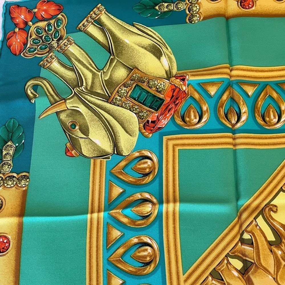 Cartier Silk Scarf Parade des Elephants Rare Vintage 1980’s-1990 - Picture 3 of 17